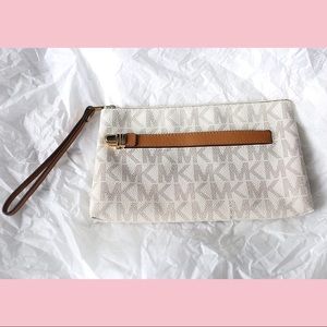 Michael Kors Wristlet